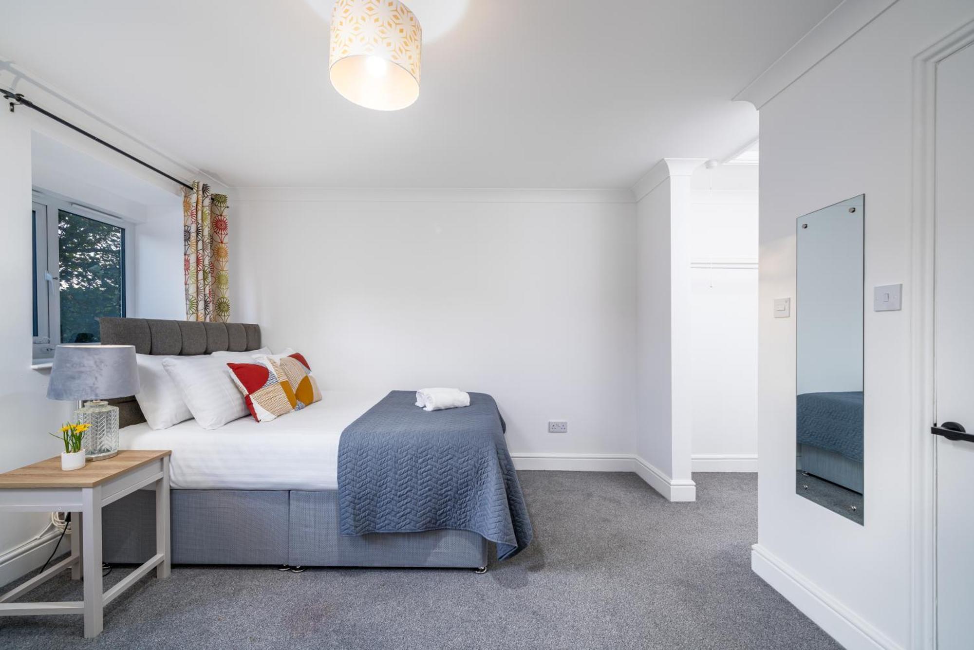 Cozy 3 Bed House With Garden & Parking In Rochester, Kent Mins To Train Station, Wifi Exterior foto